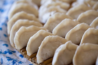 男人与雌性宠物交zZZZ：极速伴侣，与AI跑车在赛博都市缔造深夜羁绊-2