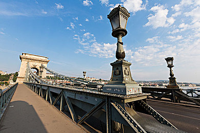 热心的朝阳群众51cgfun最新版亮点介绍：化身都市侦探驰骋赛博街道，全新车辆侦查系统开启动态追踪