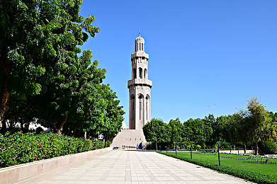 成人版火影忍者：硬核竞速新作今日上线，忍者驾驶与策略赛道引爆竞速游戏圈