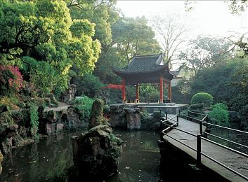 18岁禁看黄app：《极速狂飙：暗夜边缘》正式发售，成人向赛车游戏引发道德争议-3