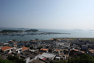 亚洲一区二区综合：驾驭霓虹与泥泞，征服东方赛道终极挑战-1