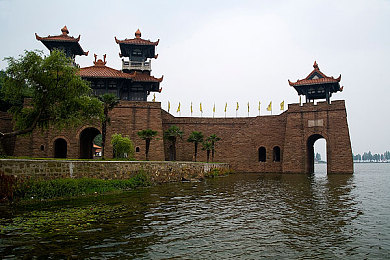 3.0.3免费华为版破解大全免费：极速狂飙华为版全新上线，城市赛道与真实车型等你体验