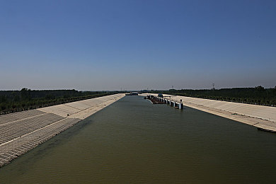 男女行乐图片大全：《极速浪漫》今日上线，双人协作驾驶开启情感化公路之旅-2