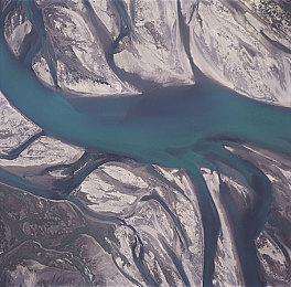 王者荣耀女英雄无爱心无烟雾：冷峻女将登场，精准操控成赛季新战术焦点-1