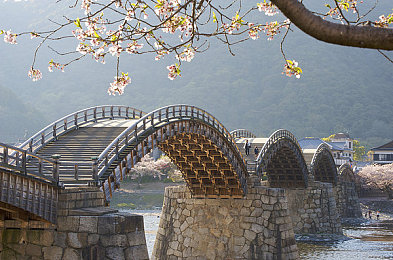 国产成人性:御剑乘风,开放世界中的东方修真之旅-2