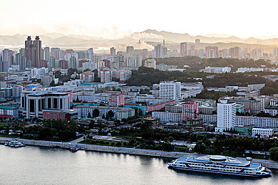 明里まりら被朋友侵犯:心理恐怖新作《暗影之绊》发售,探讨信任与背叛的边界博弈-2