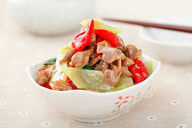 三上悠亚ssis：极速幻影，霓虹赛道上的紫罗兰传说