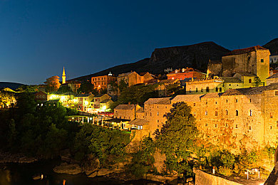 打扑克又叫又疼下载：卡牌与赛车碰撞，策略竞速新体验深度解析-5