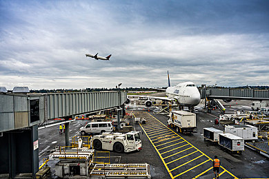 国产avse：霓虹街巷，华夏引擎的赛博狂飙诗篇