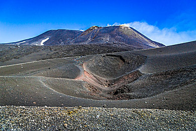 洗衣机姐姐：洁净极速狂想曲，在赛道狂飙中治愈你的强迫症-1