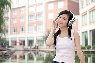 国内成人片：极速狂飙都市风云评测，隐藏支线引爆玩家社区热议