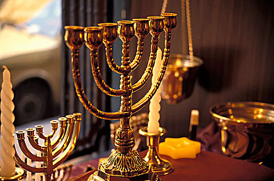 岳乱一区二区三区的更新内容介绍：霓虹都市险峻山岳，沙漠狂飙全新赛道攻略揭秘-2