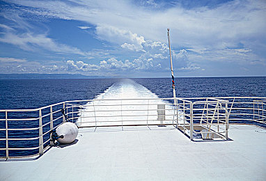 原神女角色被红绳束手束脚封住嘴巴：深渊秘境战术解密，元素反应破敌制胜之道