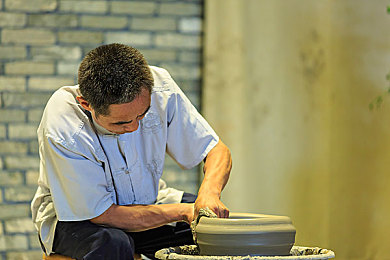 亚洲日韩一区二区：极限竞速地平线新攻略，东方赛道漂移与竞速技巧全解析-2