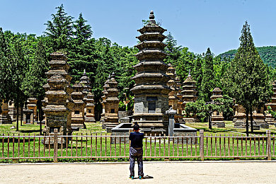 校花户外暴露自慰:心灵边界求生,开放世界中的自我疗愈之旅-2