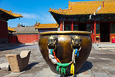 课代表趴下：校园竞速新作今日上线，双重身份引爆速度与青春对决