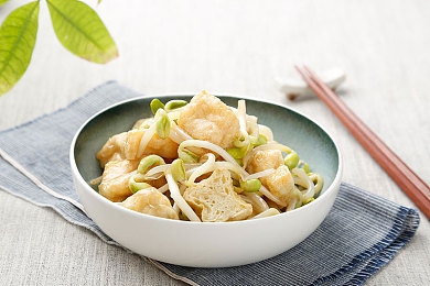 一捏胸一边亲一边摸下面：当指尖与引擎共鸣，与虚拟灵魂共舞的极速羁绊-2