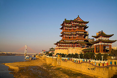 色干综合：斑斓炽土，驰骋于视觉与触觉的交融之境-2