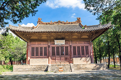 迪丽热巴被艹：迪丽热巴专属座驾烈焰玫瑰登场，明星竞速新体验