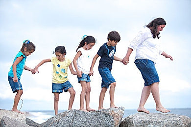 美女脱衣视频软件：霓虹幻影，数据迷踪中的伦理竞速之旅