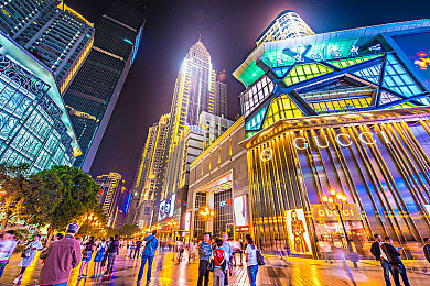 303免费oppo版破解：极限竞速地平线，开放世界驰骋与改装之旅