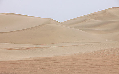 机机对机机手机下载：极速改装机械狂潮今日上线，硬核赛车手游引爆改装对决热潮