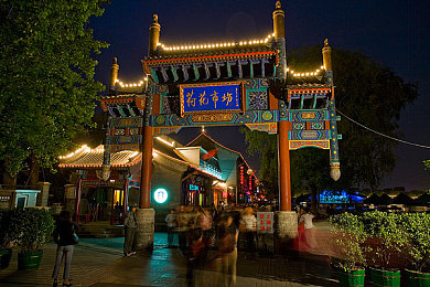 老婆三P：虚拟伴侣与竞速队友双线挑战，创新游戏平衡家庭与赛道激情-3