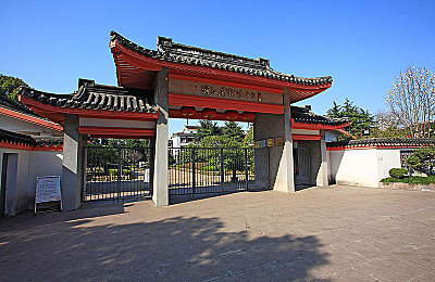 黄色软件大全VIVO：极速幻光今日上线，用色彩重塑未来赛车游戏新标杆-3