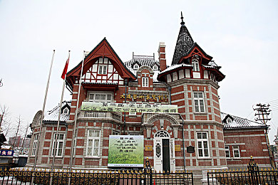 国产乱乱：废土狂飙，中国改装车在末日公路的钢铁求生记-1