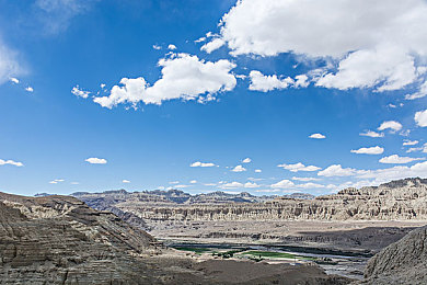 兽人18+手游：策略游戏新浪潮，硬核驾驭与成人叙事的深度交融