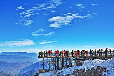 黄色App下载3.0：极速进化，模块化赛车新作颠覆传统竞速体验-3