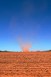 斗罗大陆黄游戏：魂环改装赛车极速对决，全新玄幻竞速手游今日引爆赛道