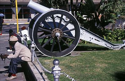 亚洲图区一区二区：霓虹都市与禅意山道，全新赛车游戏深度解析双赛道设计哲学-2