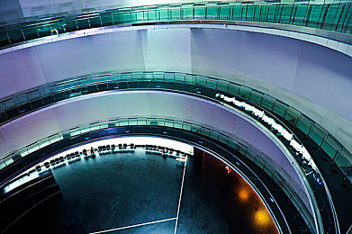 性裸交 游戏:极速改装,动态交通,都市赛道释放真实驾驶激情-2