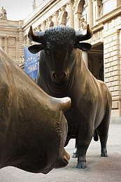 美女不穿衣服的的软件：虚拟幻影赛车改造师，极致调校揭秘机械美学