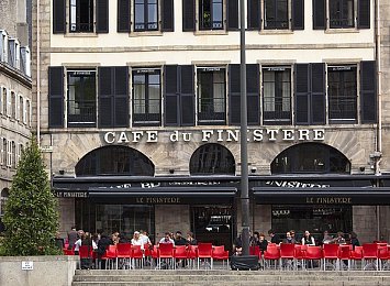 澳门一区二区:双城竞速新作发布,传统街巷与现代赛道的极限对决今日开启-4