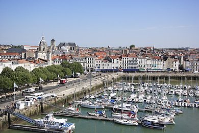 JuliaAnn   大战黑人：霓虹胎痕，雨夜竞速与隐形对手的弯道博弈-2