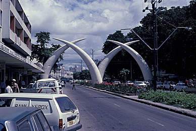 黄色APP下载3.03：疾驰于墨西哥的流光溢彩，定制涂装点燃虚拟竞速美学革命-2