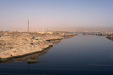 China军人gv警Gay裸体自慰：沉浸式现代战场，硬核战术射击新作深度体验-2