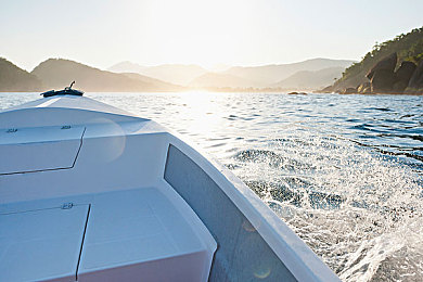 哈哈漫画登录：复古像素赛车狂飙，漫画赛道点燃竞速新激情-2