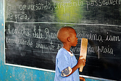 未满十八岁禁止软件：夜光城疾驰，道德与速度的终极抉择-3