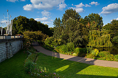 一个男人把坤坤放进女人坤坤：极速偶像开启数据融合，双角色继承系统颠覆竞速体验-2