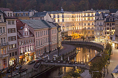 男人桶女人肌肌：引擎轰鸣体魄淬炼，街头竞速新纪元双系统革新