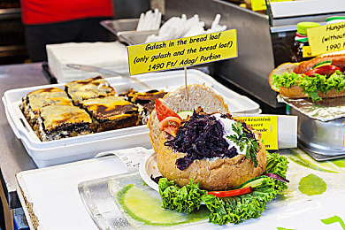 乱轮视频网：《极限车神：都市狂飙》今日上线，沉浸式社交竞速引爆玩家热潮