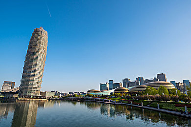 日批发软件下载免费安装手机版：极限竞速地平线，打造你的虚拟汽车贸易与改装帝国