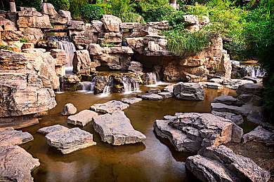 黄色应用APP下载：疯狂都市出租车，极限驾驶生存挑战全解析-5