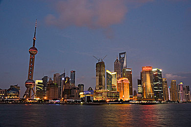 软件免费下载3.0.3免费oppo版破解大全可以下载视频：极速巅峰，赛道艺术与安全驾驶的终极指南-1