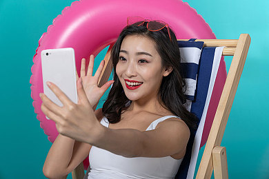 色情软件如何下载：《赛博车手2077》隐藏车辆与涂装获取攻略，三种官方途径揭秘稀有内容