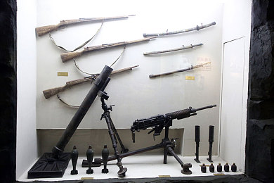 国产成人人色：霓虹深渊，引擎低语中的道德迷途-1