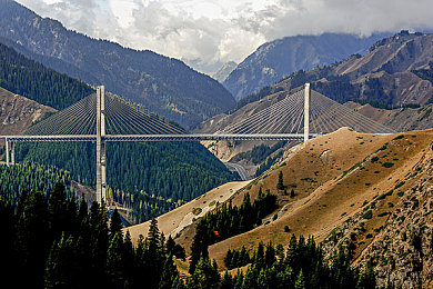 把男生的坤坤放入女生的坤坤里面：引擎与底盘完美融合，赛车合体新游今日开启竞速革命-2